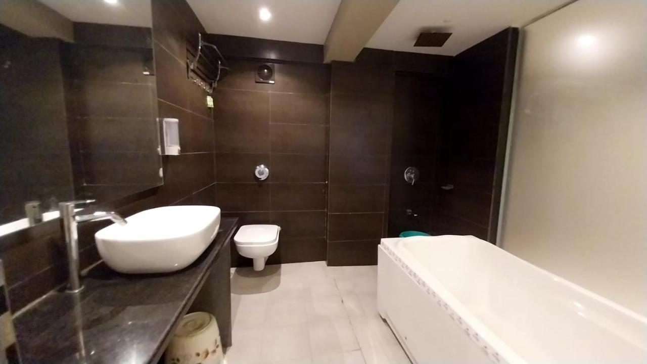 Hotel Merakee - Near Dahisar Mira Road Mumbai מראה חיצוני תמונה