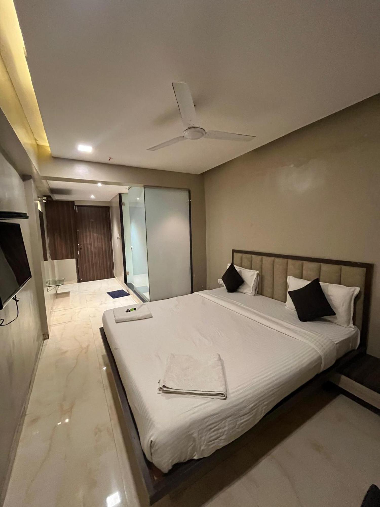 Hotel Merakee - Near Dahisar Mira Road Mumbai מראה חיצוני תמונה
