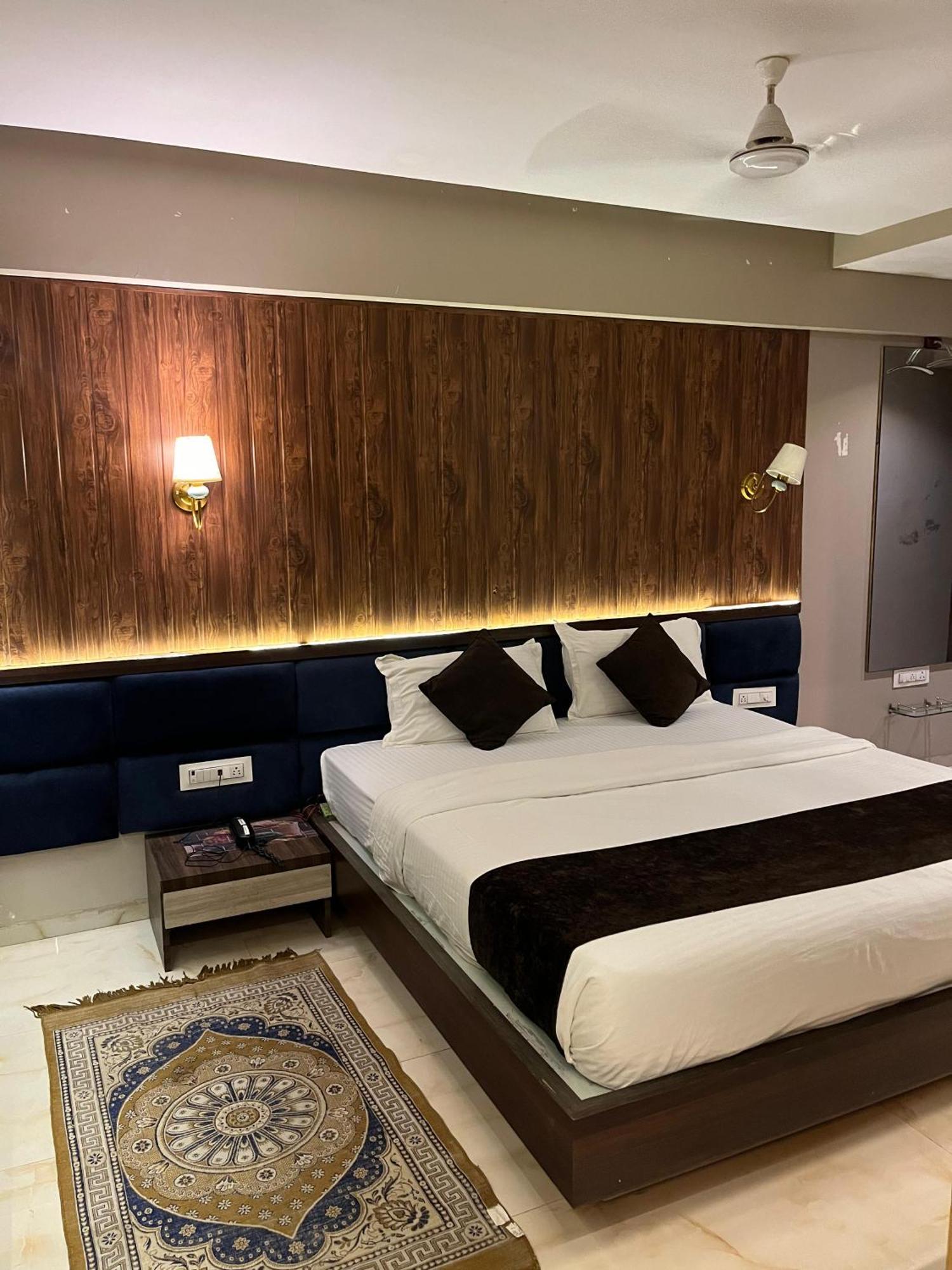 Hotel Merakee - Near Dahisar Mira Road Mumbai מראה חיצוני תמונה