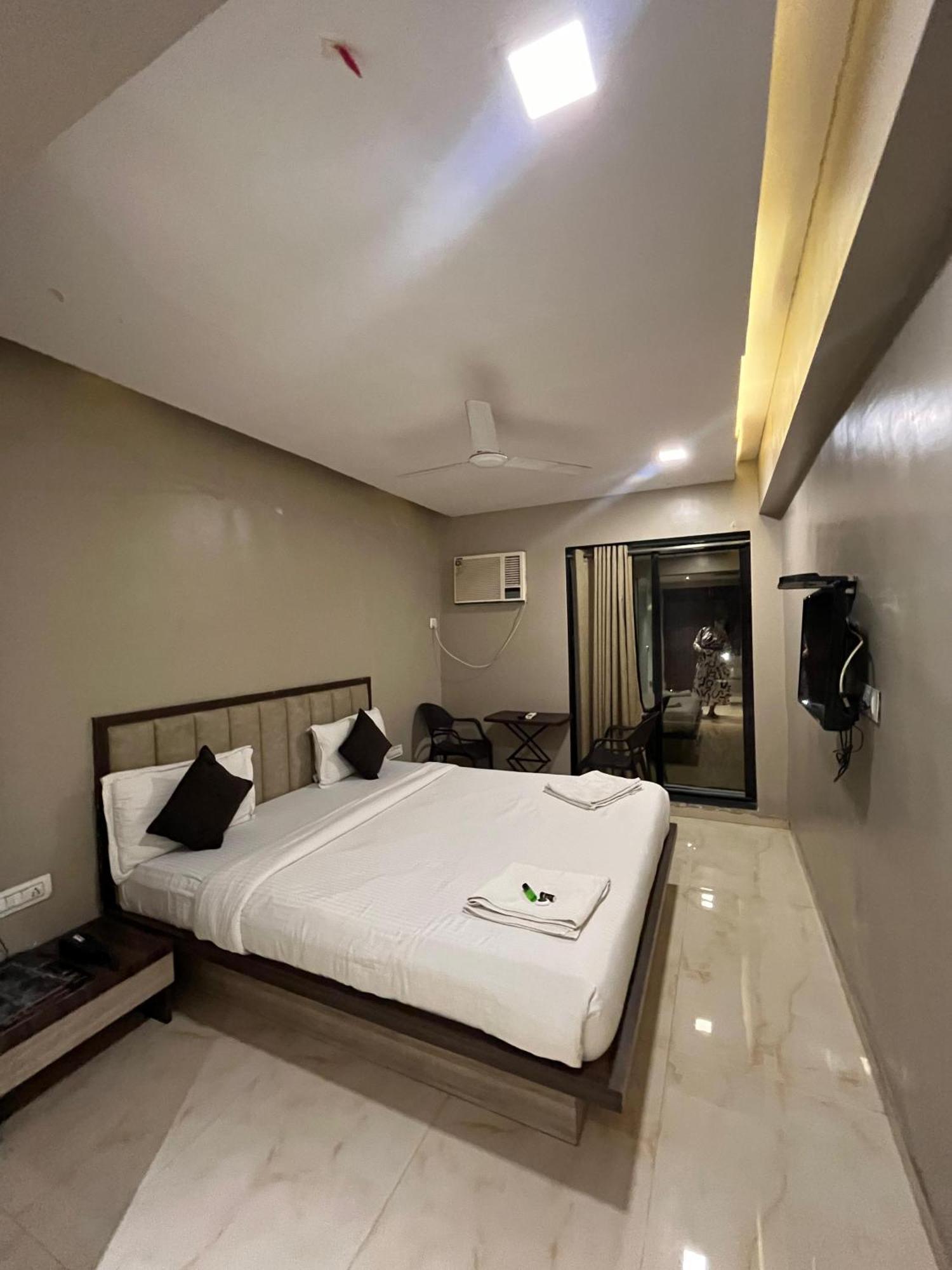Hotel Merakee - Near Dahisar Mira Road Mumbai מראה חיצוני תמונה