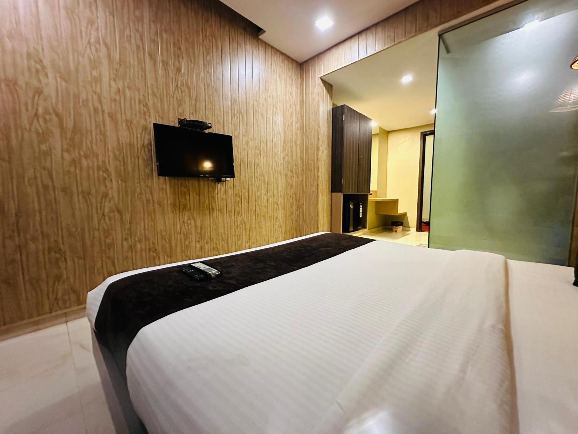 Hotel Merakee - Near Dahisar Mira Road Mumbai מראה חיצוני תמונה